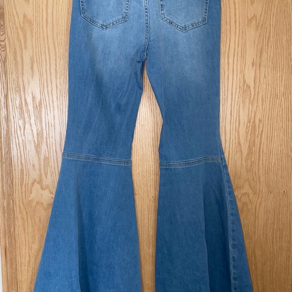 Brand New Free People Flared Jeans - Picture 3 of 3